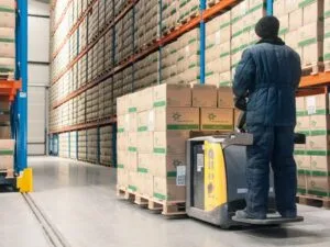 Almacenamiento de cajas de cartón
